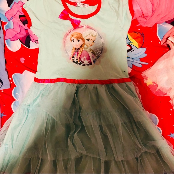 Dresses - Picture 4 of 6